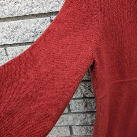 Prive' 100% CASHMERE Deep V Neck Sweater Pumpkin Orange Size Large Soft EUC - Picture 8 of 10